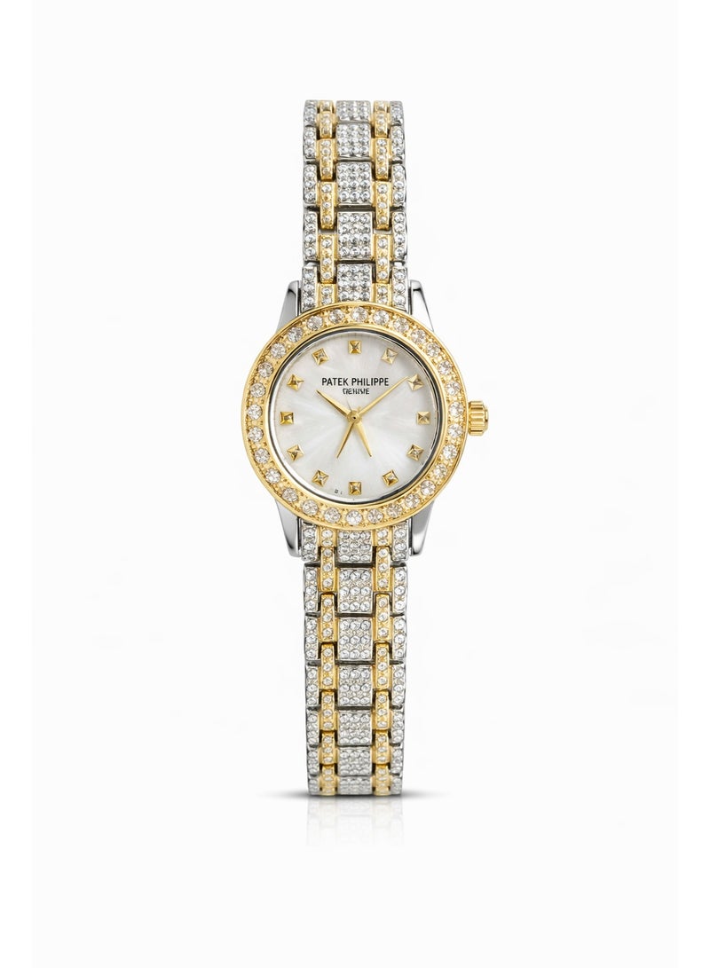 ساعة يد نسائية فاخرة بلونين بتصميم مرصع ولميناء من عرق اللؤلؤ